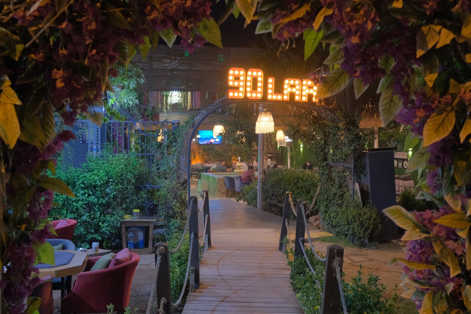 90’lar Cafe iç mekânı